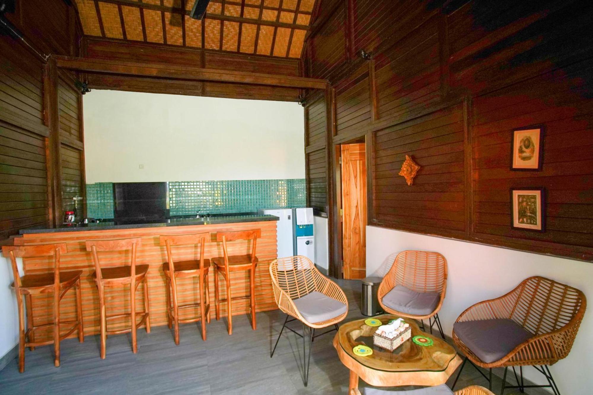 Villa Domanik Labuan Bajo Exterior photo