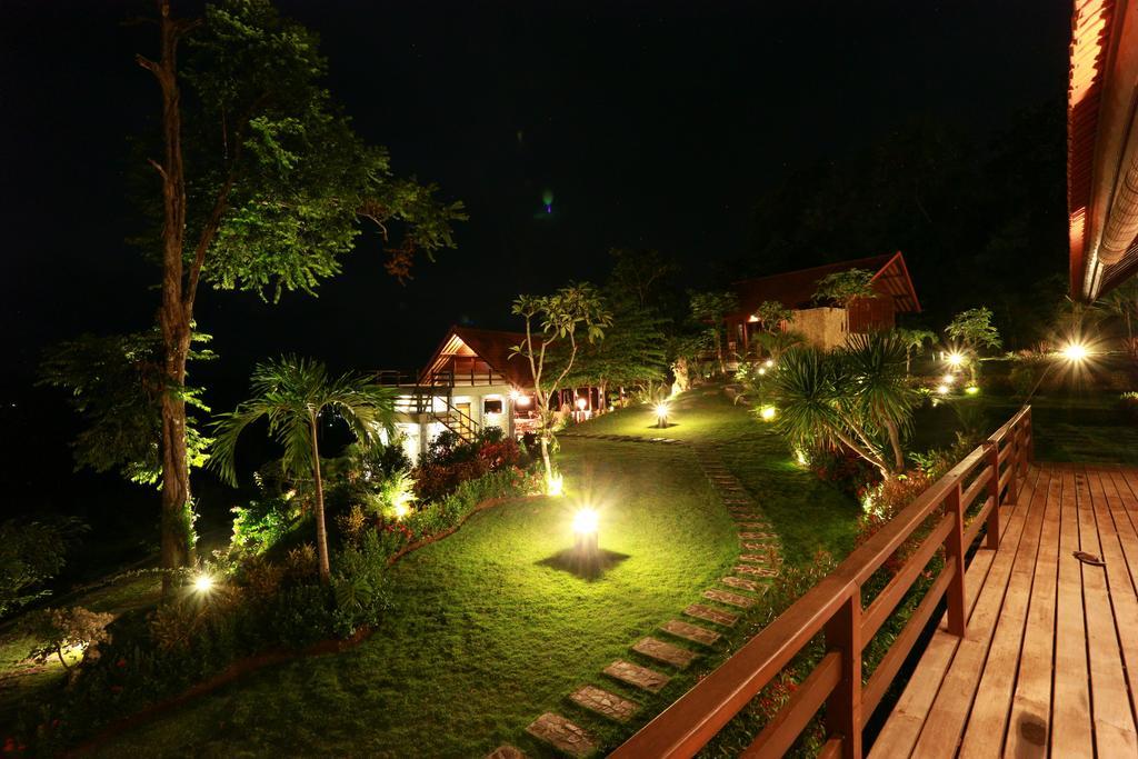 Villa Domanik Labuan Bajo Exterior photo